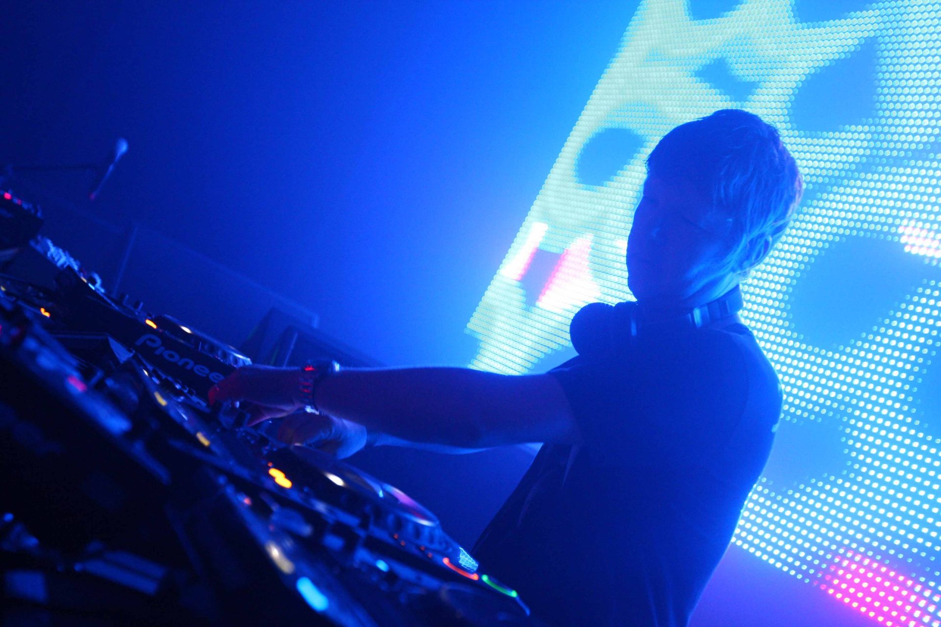 The 7 Different Types of EDM Music